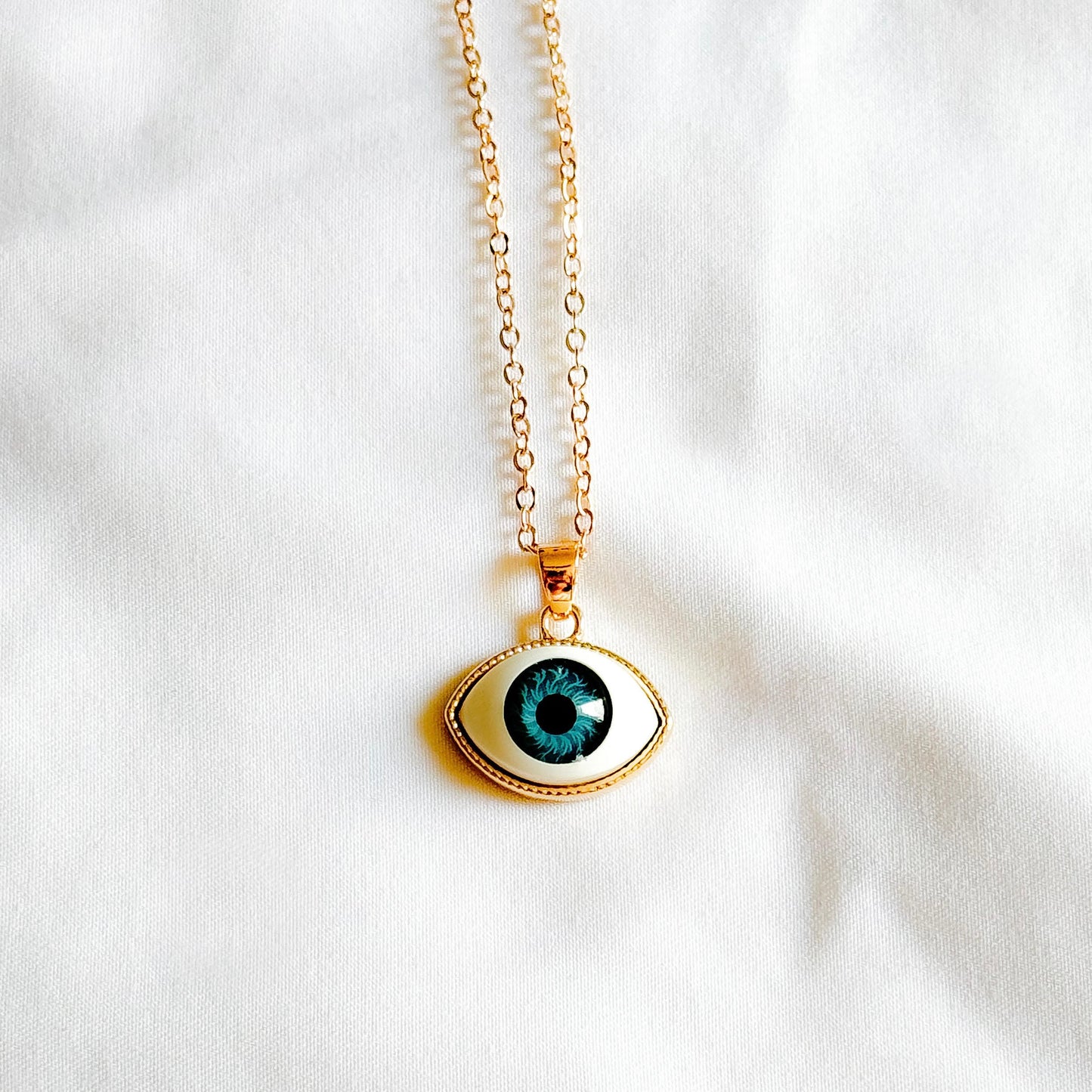 Collar ojo