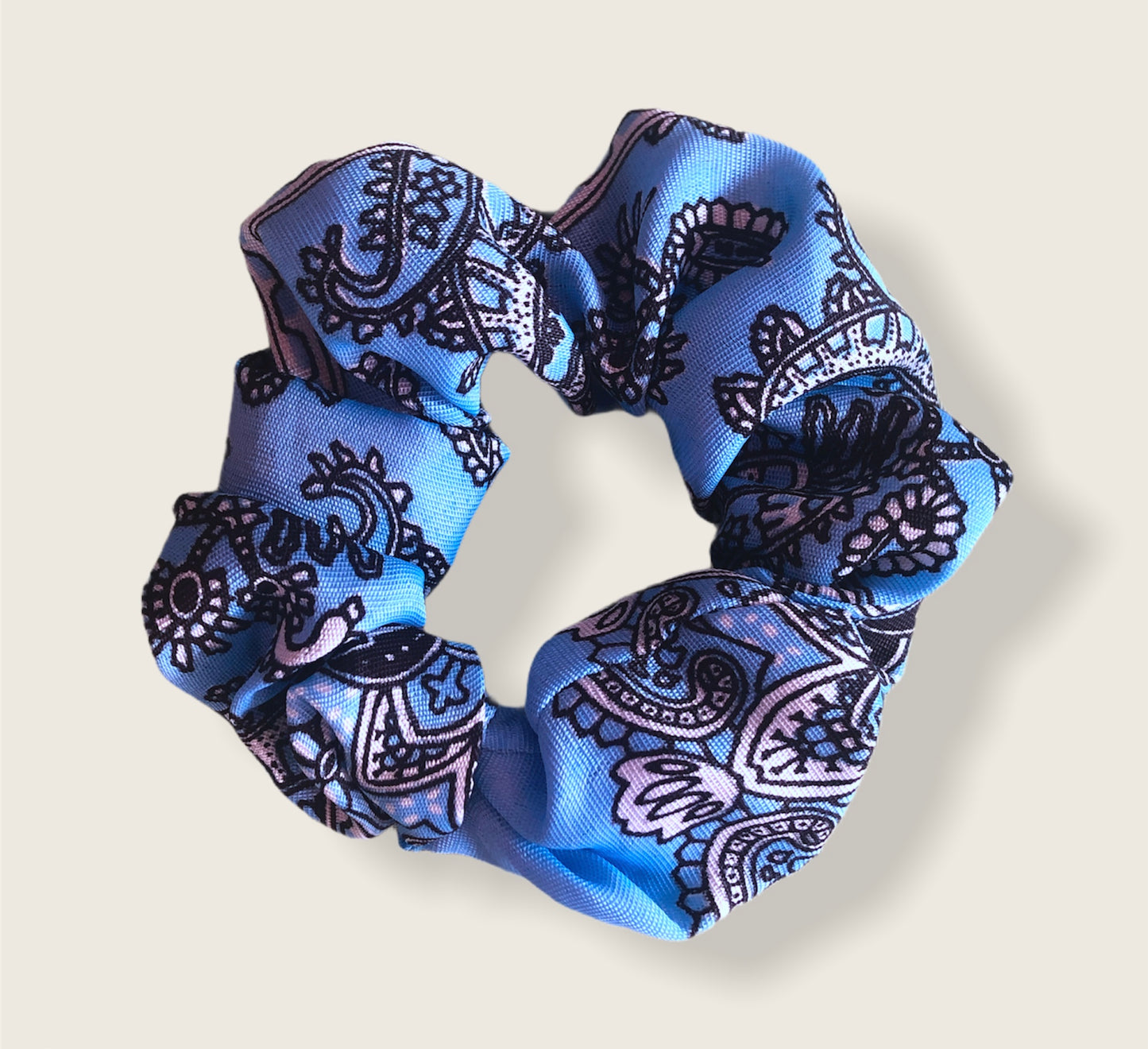 <transcy>Scrunchie bandana</transcy>